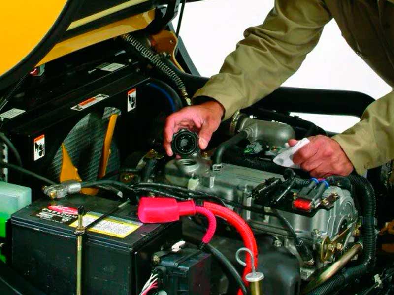 Почему своевременная замена масла спасает вашу технику: гид для спецтехники Почему своевременная замена масла спасает вашу технику: гид для спецтехники