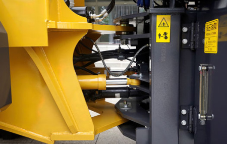 Фронтальный погрузчик LG938