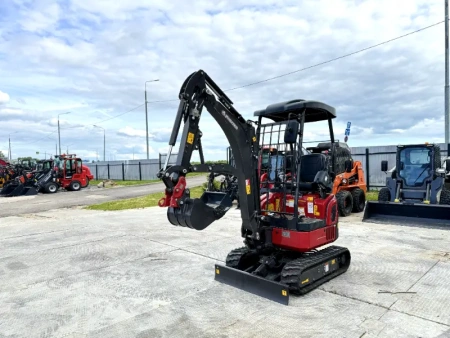 Мини экскаватор QUADTRAC E16