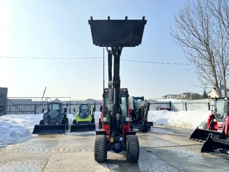 Электрический погрузчик QUADTRAC EcoMax25T