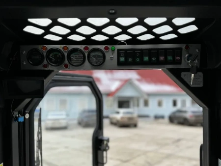 Погрузчик с бортовым поворотом XTRAC S8