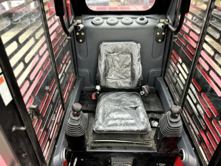 Погрузчик с бортовым поворотом QUADTRAC SSL95J